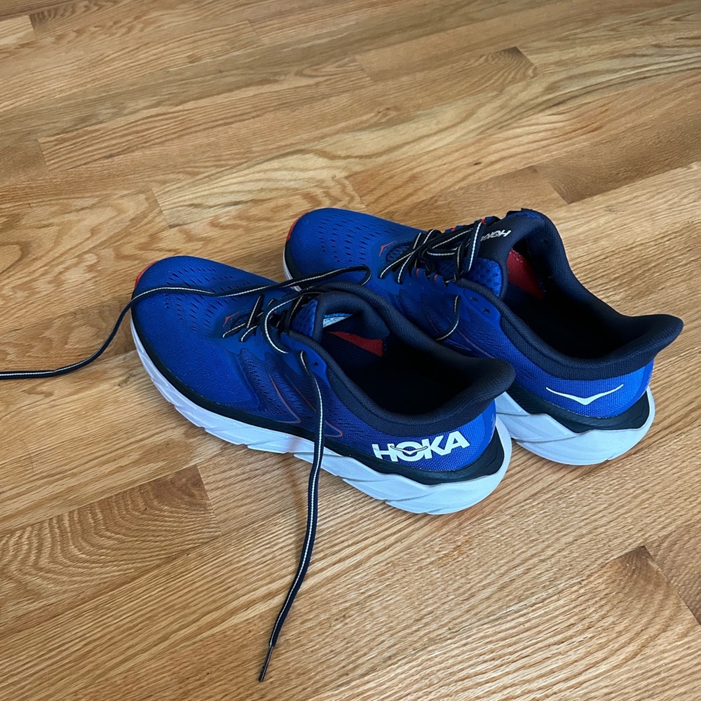HOKA WORN ONCE Arahi 5 Men’s 7.5 D Running shoes! ABSOLUTELY PERFECT!